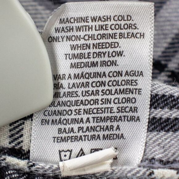 Faded Glory Men's Flannel Button-Up Size Small 34-36 Gray Black White Plaid - Picture 8 of 10